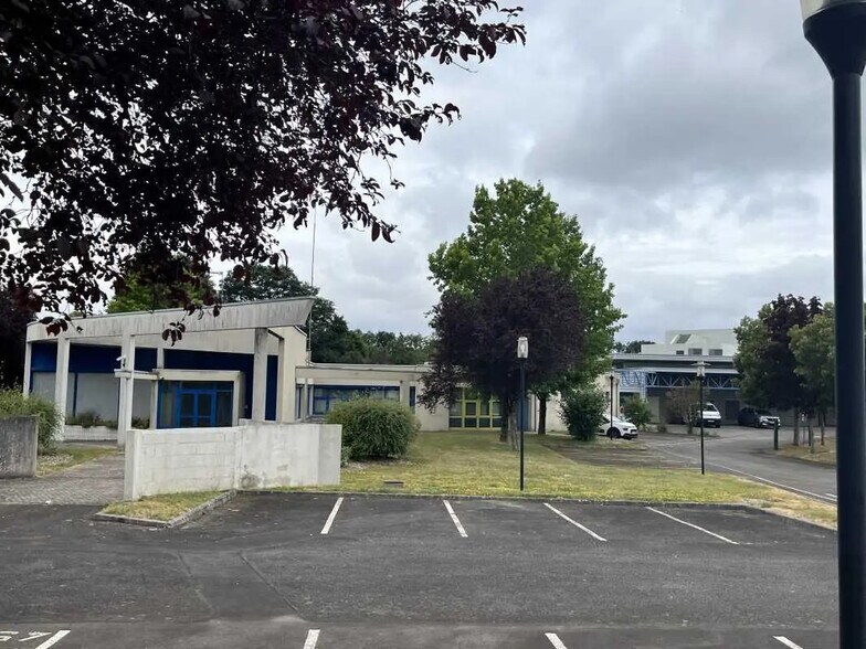 Office in Vern-sur-Seiche for lease - Building Photo - Image 1 of 19