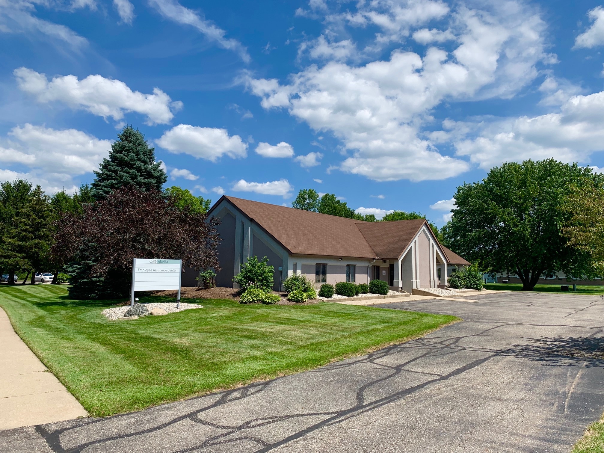 493 Century Ln, Holland, MI for lease Interior Photo- Image 1 of 9