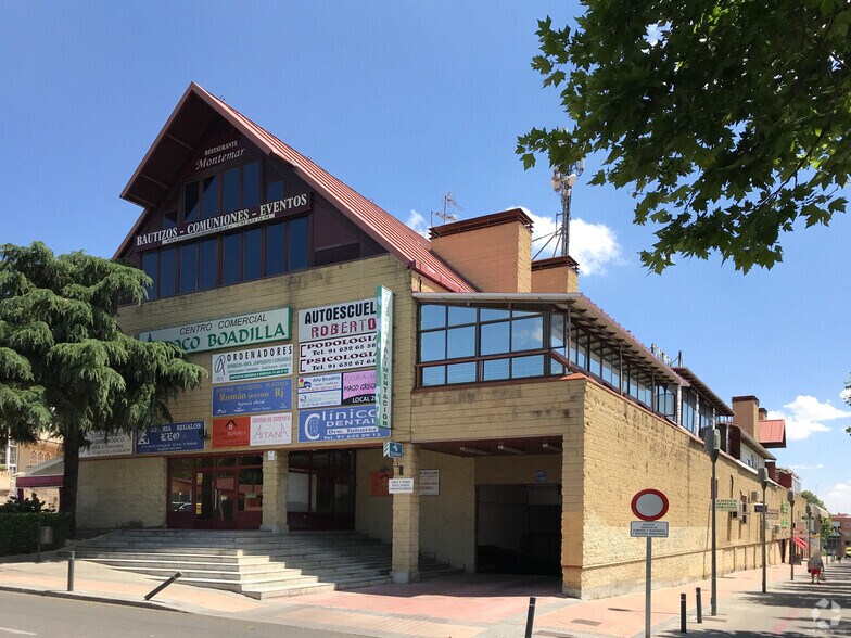 Calle Santillana del Mar, 14, Boadilla del Monte, Madrid for sale - Primary Photo - Image 1 of 10