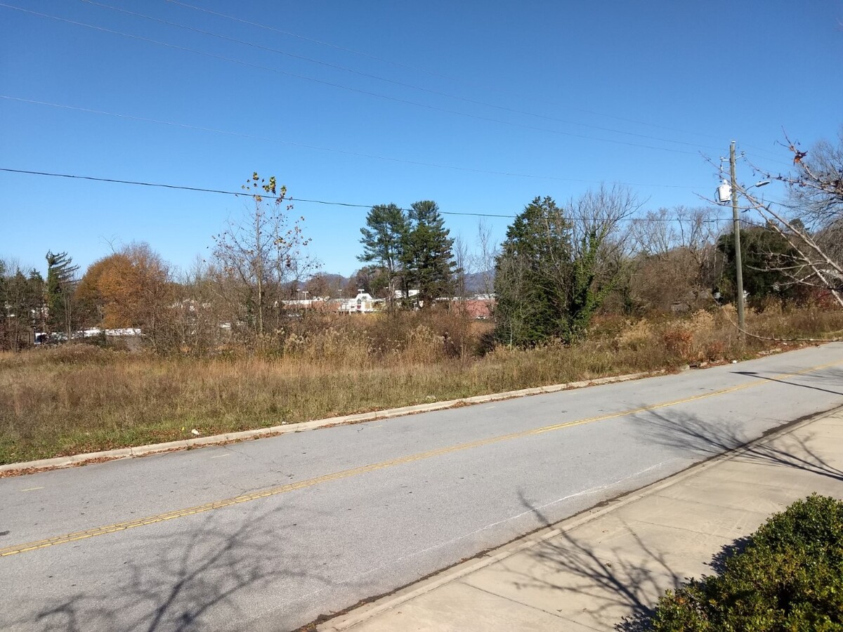 852 Hendersonville Rd, Asheville, NC 28803 | LoopNet