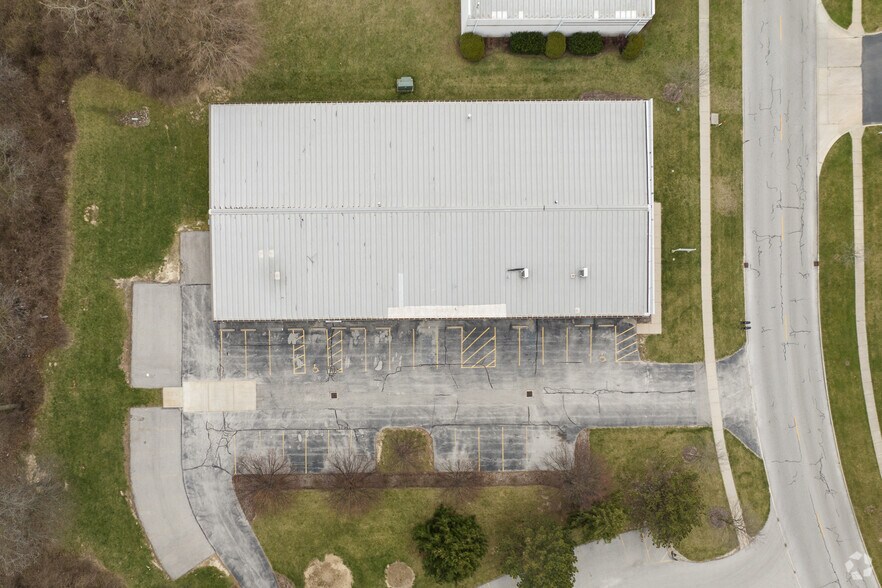 6128 Merger Dr, Holland, OH for lease - Aerial - Image 3 of 6