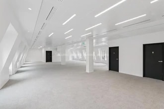44-48 Rue De Châteaudun, Paris for lease Interior Photo- Image 2 of 4