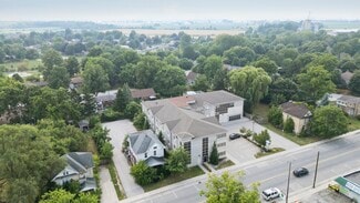 More details for 139 Main St, Lucan, ON - Health Care for Sale