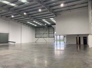 Weardale Ln, Glasgow for lease Interior Photo- Image 1 of 5