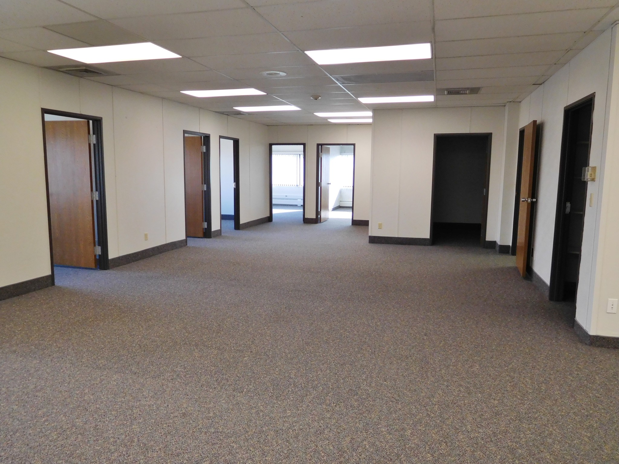 4901 Towne Centre Rd, Saginaw, MI for lease Interior Photo- Image 1 of 7