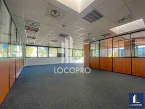 Office in Rousset for lease Interior Photo- Image 2 of 10