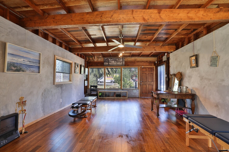 581 Victoria Ct, San Leandro, CA for sale - Building Photo - Image 2 of 16