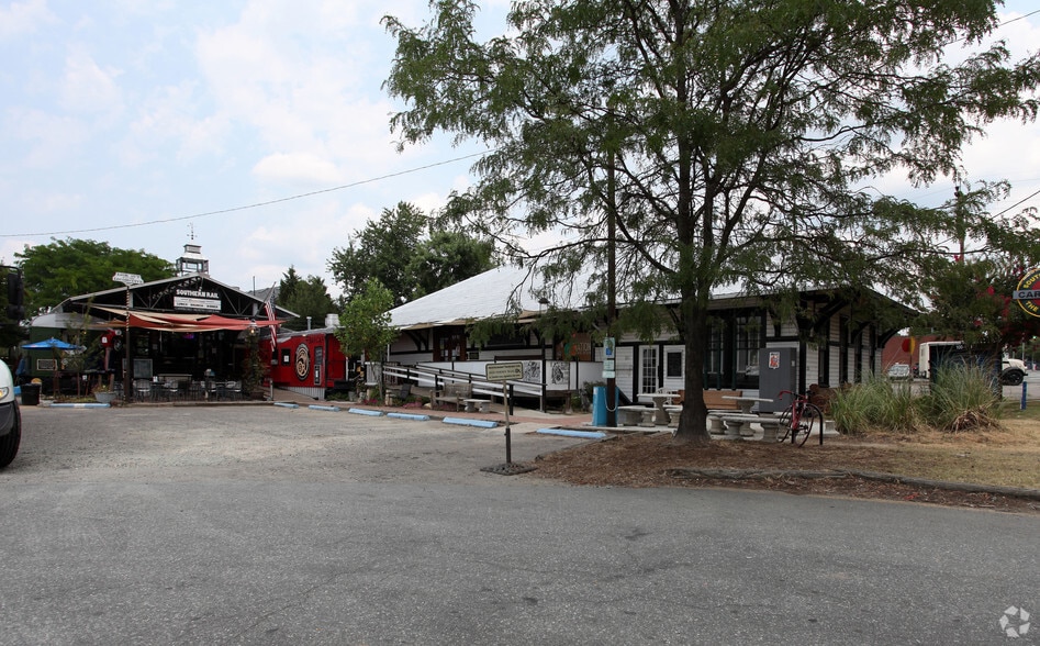 201 E Main St, Carrboro, NC for sale - Primary Photo - Image 1 of 1