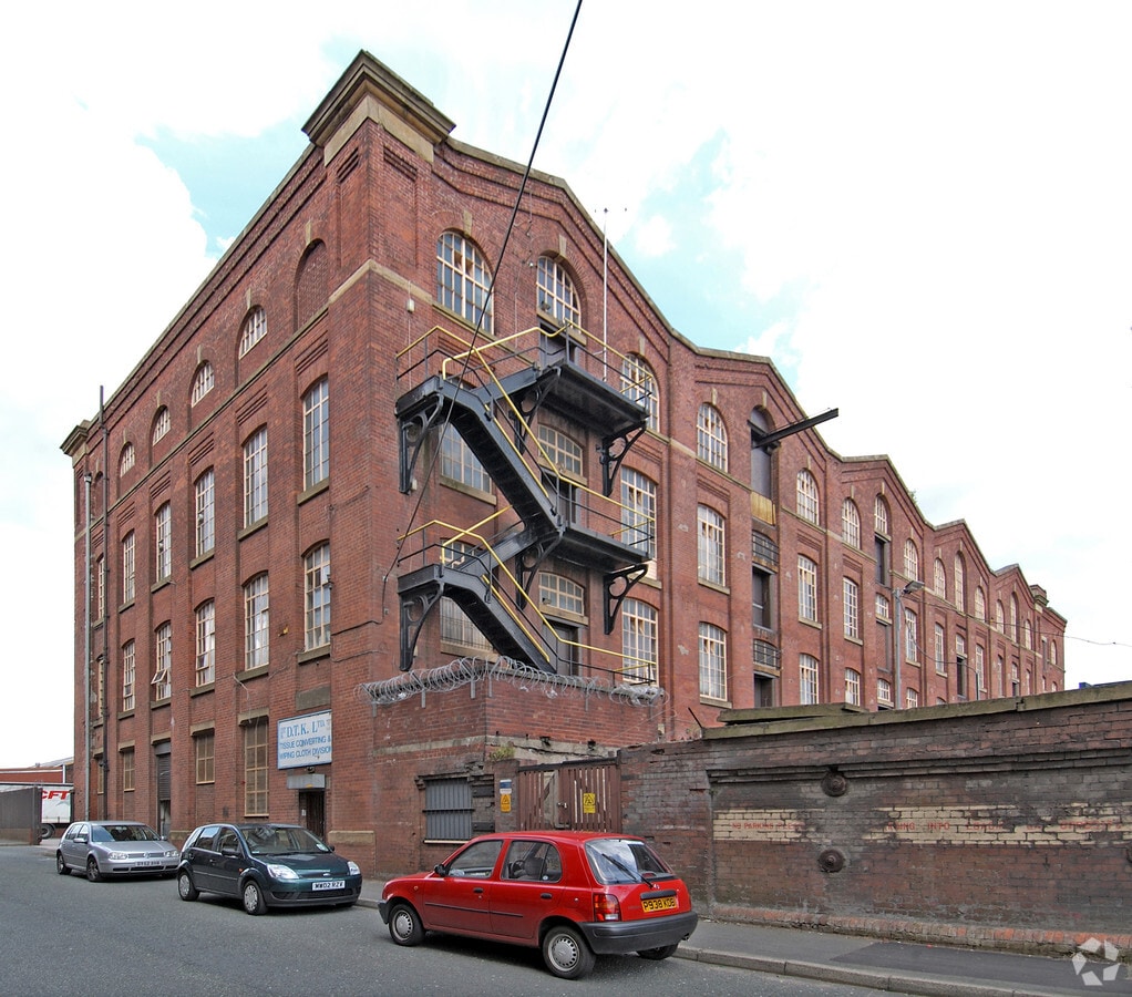 Gould St, Oldham, GTM OL1 3LL