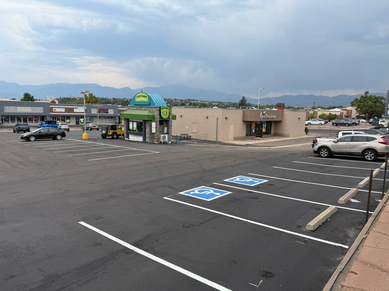 5002 N Academy Blvd, Colorado Springs, CO for lease - Building Photo - Image 3 of 5