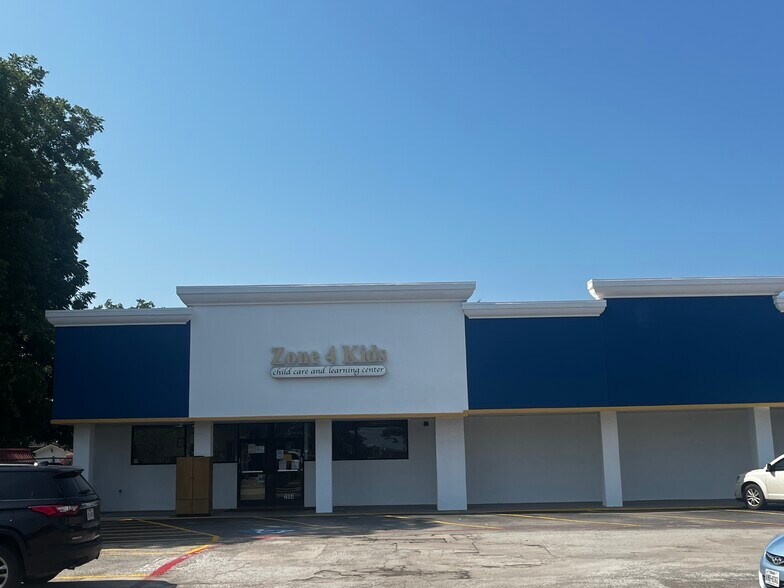 2000-2004 E Abram St, Arlington, TX for sale - Building Photo - Image 1 of 1