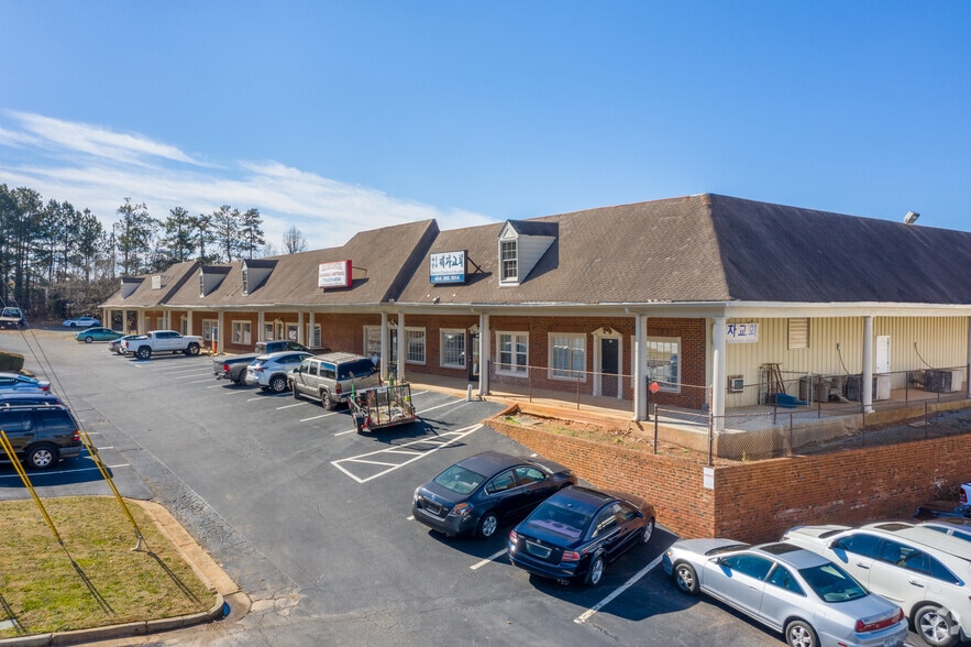 50 Old Peachtree Rd NE, Suwanee, GA for lease - Primary Photo - Image 1 of 1