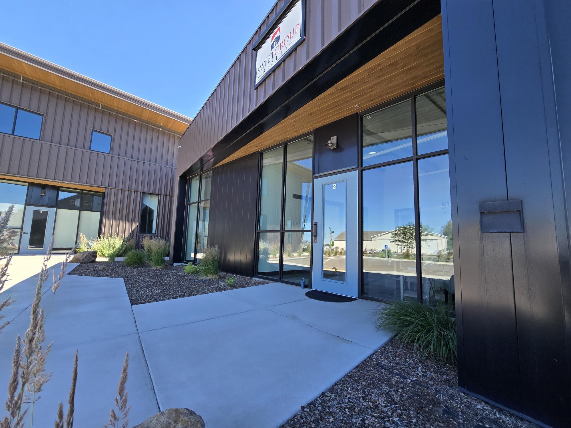 240 Eastland Dr, Twin Falls, ID for lease Interior Photo- Image 1 of 6