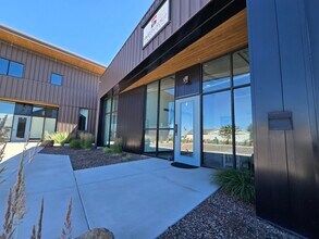 240 Eastland Dr, Twin Falls, ID for lease Interior Photo- Image 1 of 6
