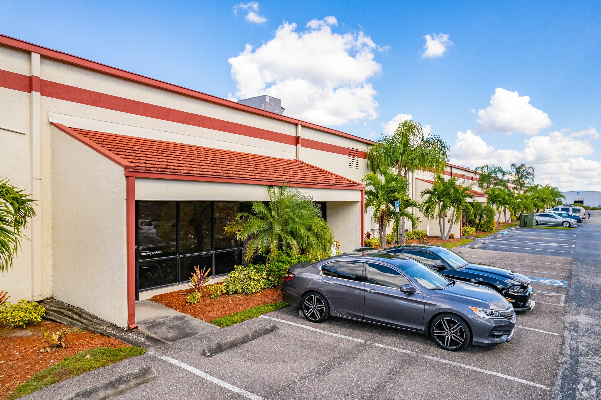 116-186 E Douglas Rd, Oldsmar, FL for sale Primary Photo- Image 1 of 1