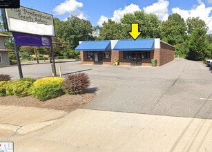 524 Hendersonville Rd, Asheville, NC for lease Building Photo- Image 2 of 4