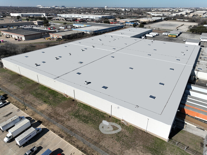 2401 W Marshall Dr, Grand Prairie, TX for lease - Building Photo - Image 3 of 8