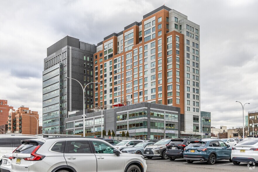 3808 Union St, Flushing, NY for sale - Primary Photo - Image 1 of 1