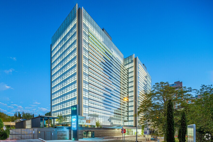 Calle de Serrano Galvache, 26, Madrid, Madrid for lease - Primary Photo - Image 1 of 21