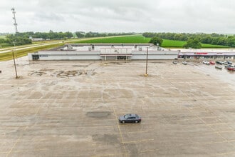 1-14 W Reynolds St, Pontiac, IL for lease Building Photo- Image 2 of 13