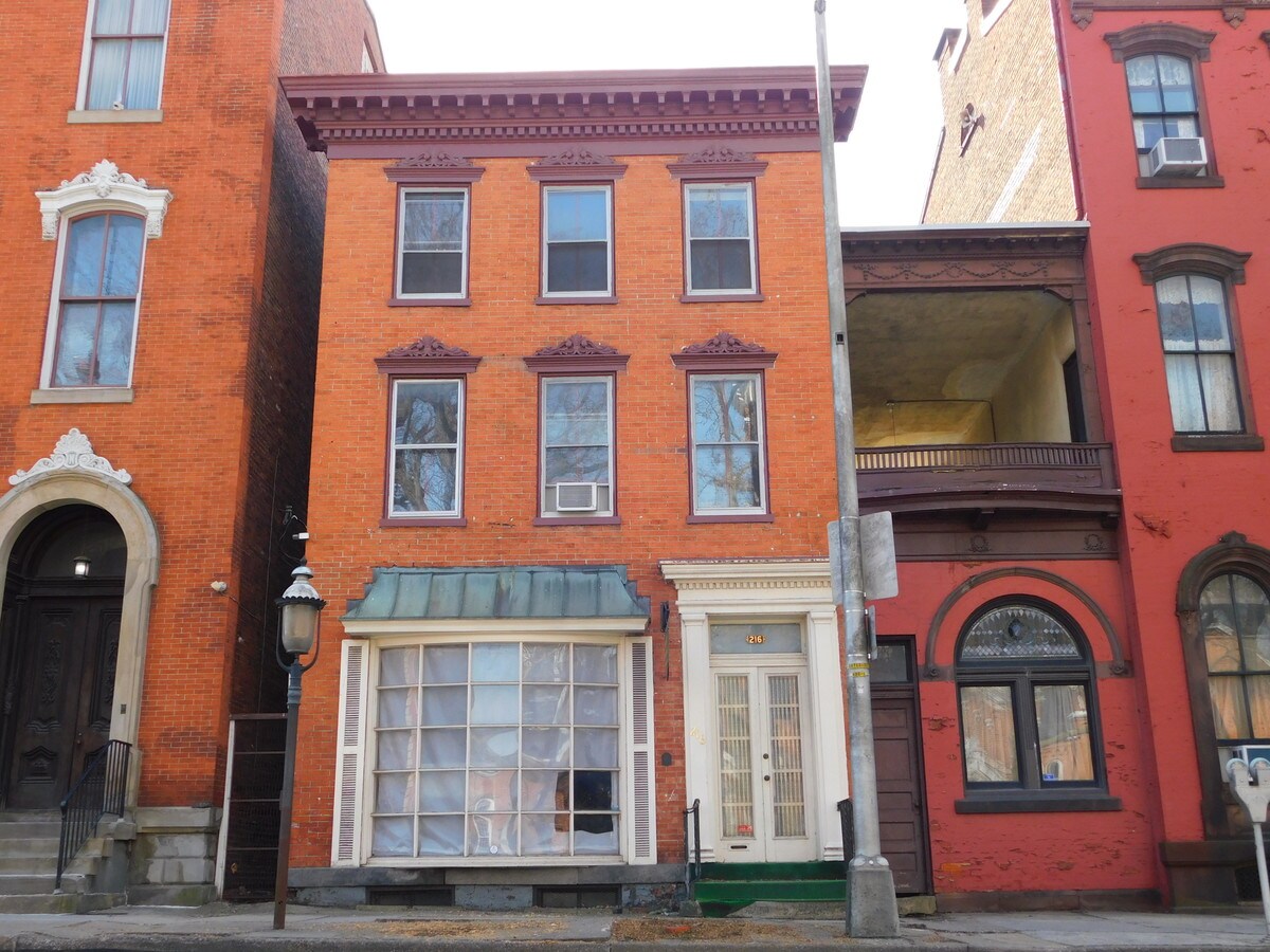 216 E Market St, York, PA 17403 Property Record