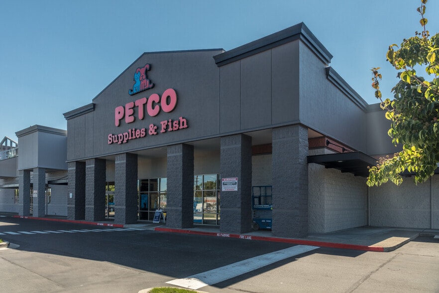 5700 100th St SW, Lakewood, WA for lease - Building Photo - Image 3 of 5