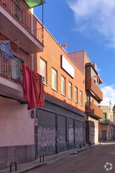 Calle de Pilar Rueda, 8, Madrid, Madrid for sale - Primary Photo - Image 1 of 1