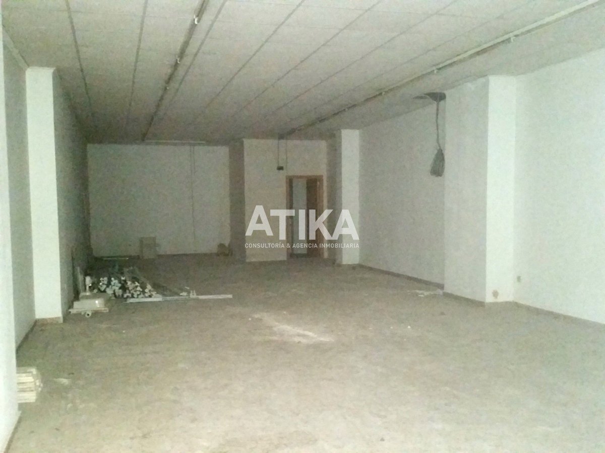 Retail in Ontinyent for lease Building Photo- Image 1 of 3