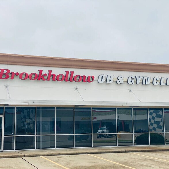 14902 Northwest Fwy Houston Tx 77040 Brookhollow Village Shopping Center Loopnet Com