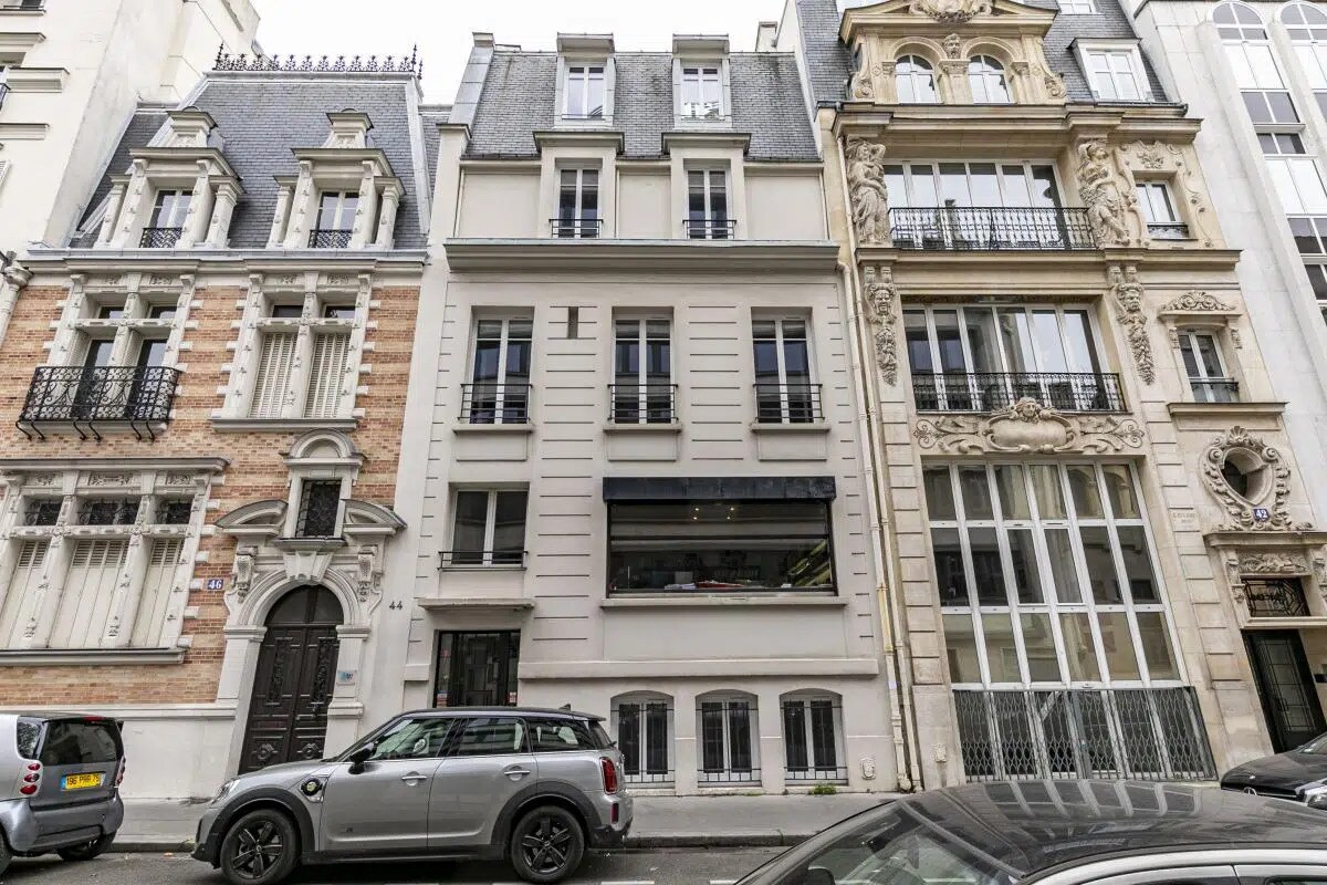 Office in Paris for lease Building Photo- Image 1 of 23