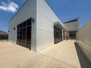 11501 N Sam Houston Pky E, Humble, TX for lease Interior Photo- Image 1 of 12
