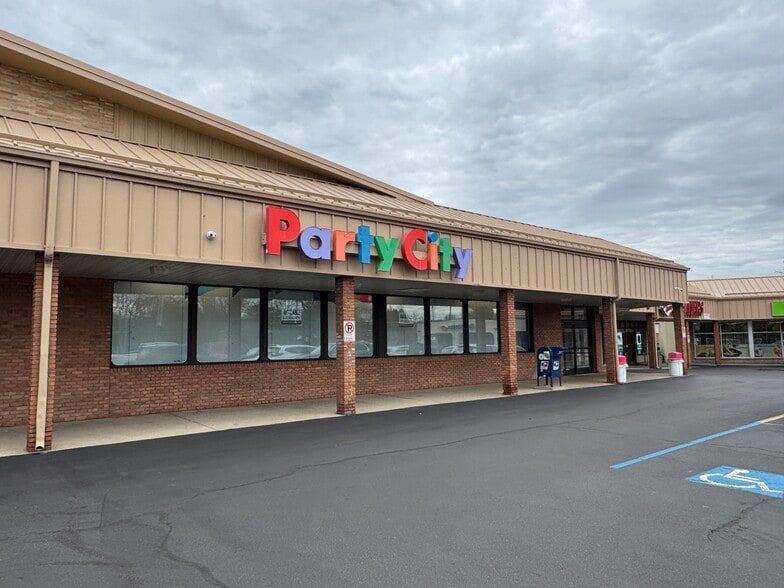 2404-2434 Catasauqua Rd, Bethlehem, PA for lease - Building Photo - Image 1 of 10