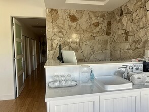 11 Chancellor Village Bvd, Sippy Downs for lease Interior Photo- Image 1 of 6