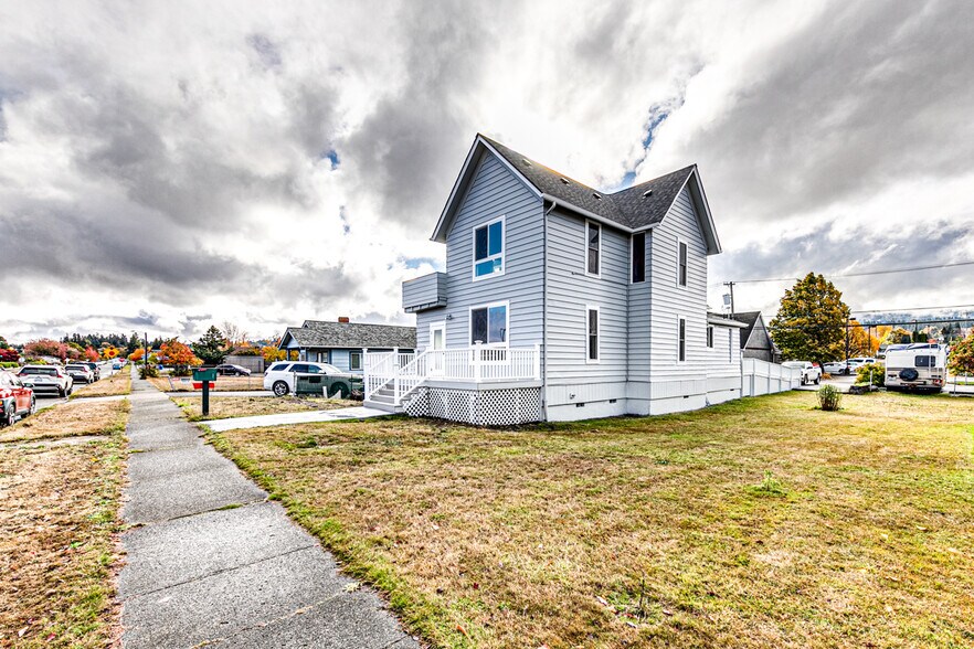 916 St, Port Angeles, WA 98362