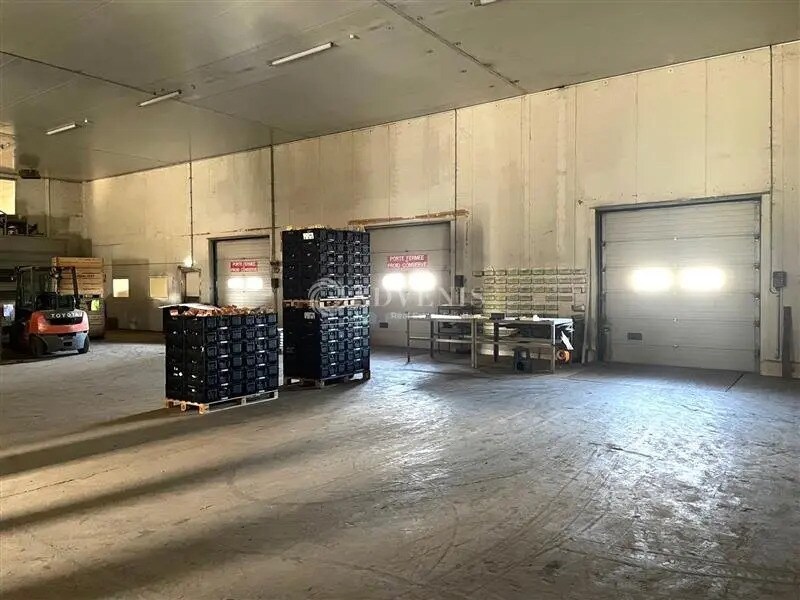 Flex in La Chaussée-Saint-Victor for sale Interior Photo- Image 1 of 4