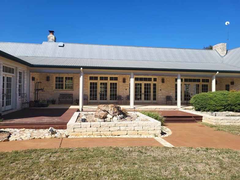 675 Kauffman Loop, Georgetown, TX for sale - Primary Photo - Image 1 of 2