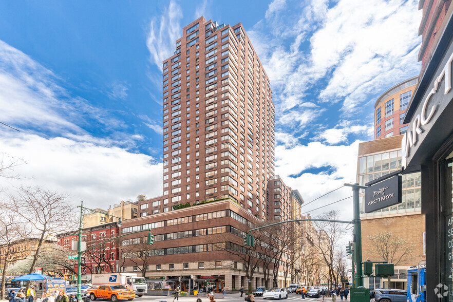 45 W 67th St, New York, NY for lease - Building Photo - Image 1 of 20