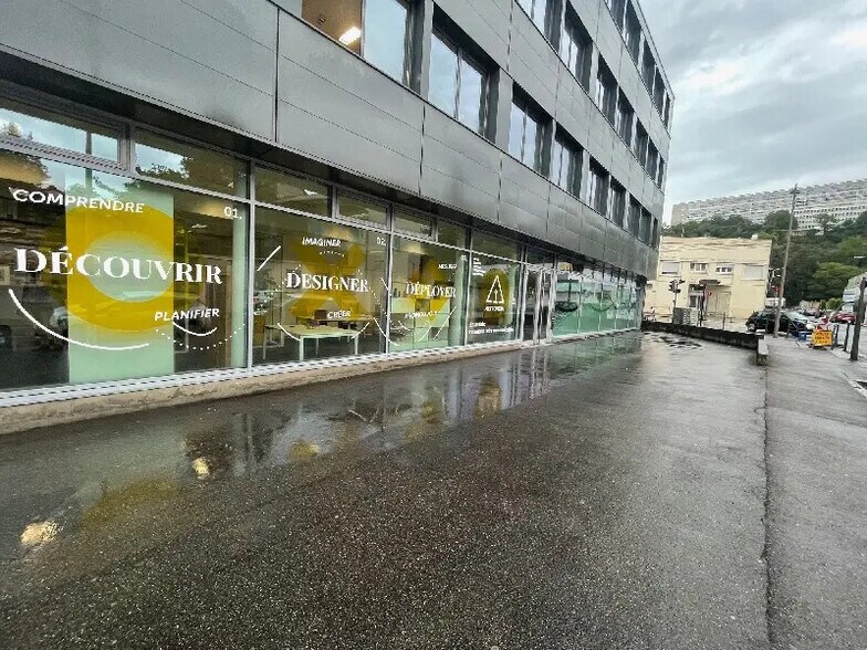 Office in Lyon for lease - Building Photo - Image 1 of 8