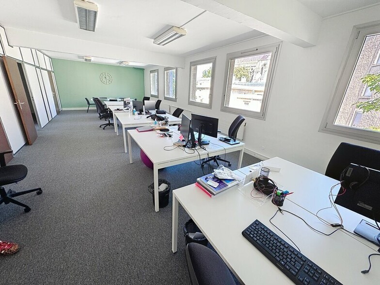 Office in Reims for lease - Building Photo - Image 1 of 11
