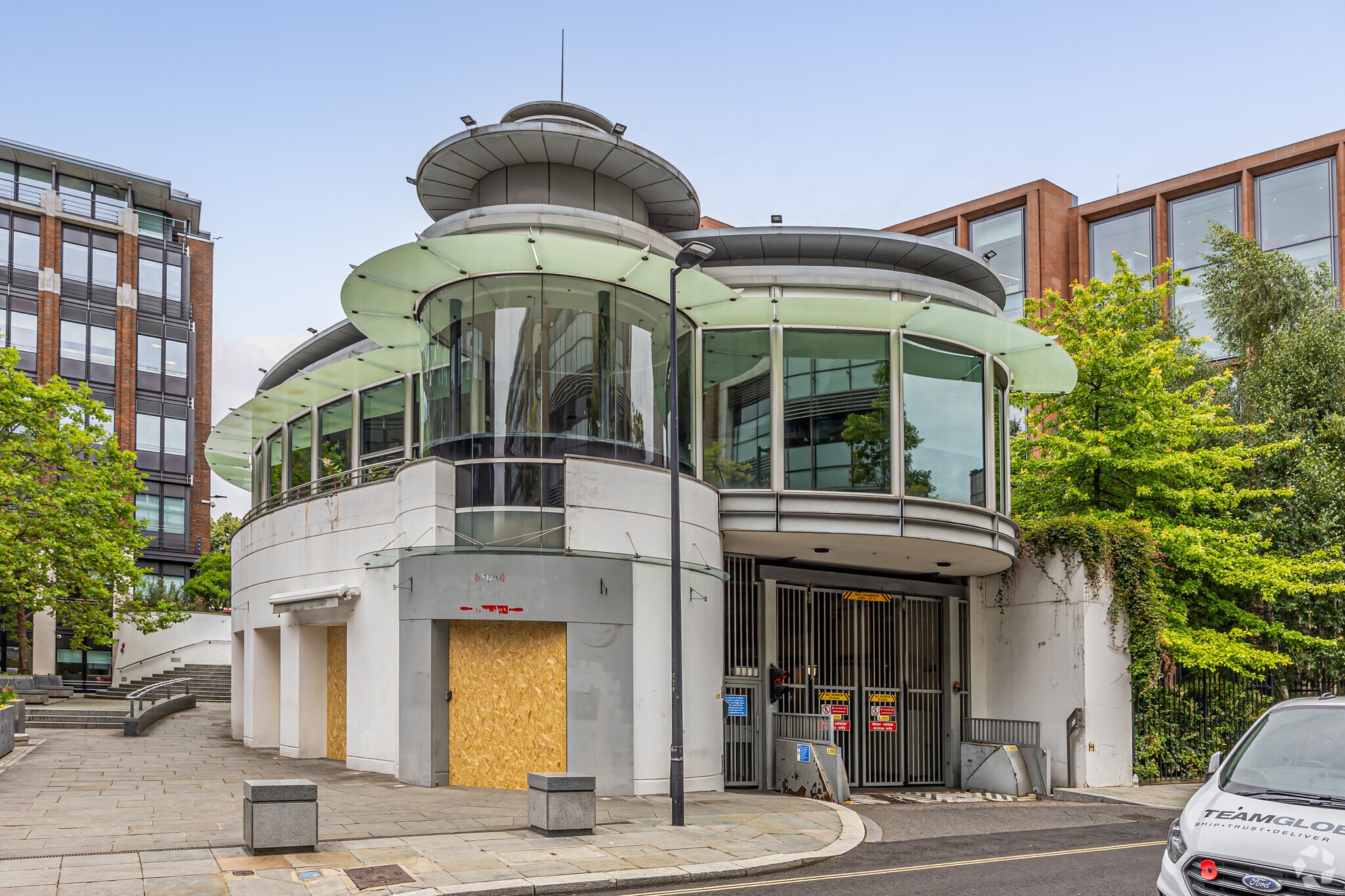 2-3 Old Change Ct, London for sale Primary Photo- Image 1 of 1