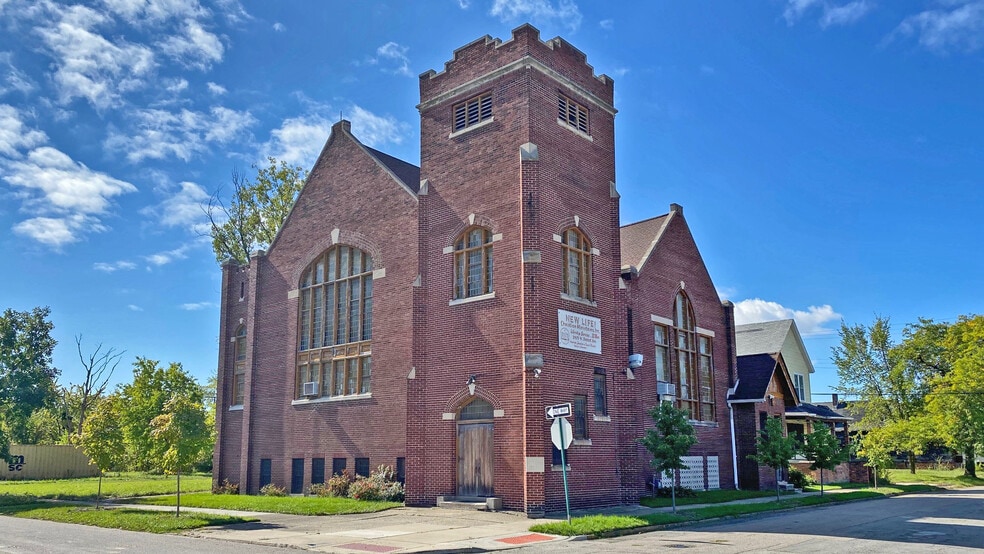 2415 W Forest Ave, Detroit, MI for sale - Primary Photo - Image 1 of 7