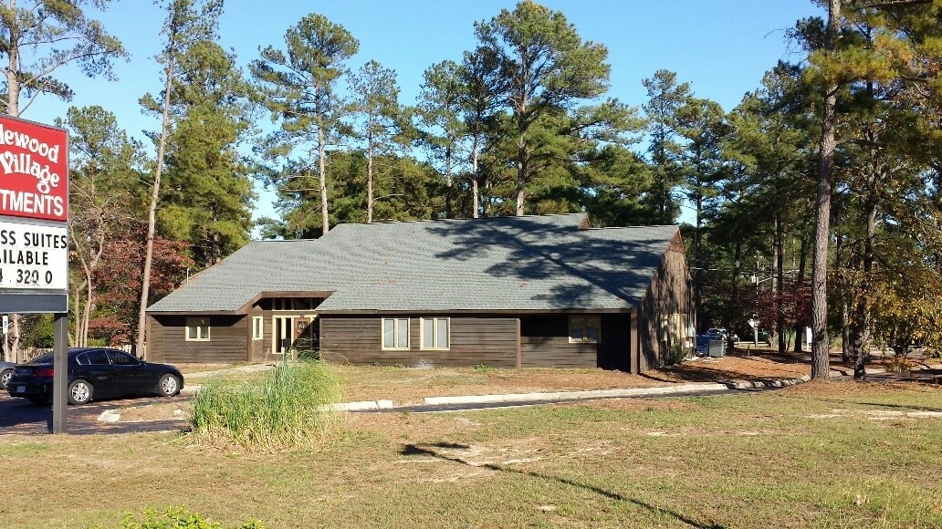 690 N Reilly Rd, Fayetteville, NC 28303