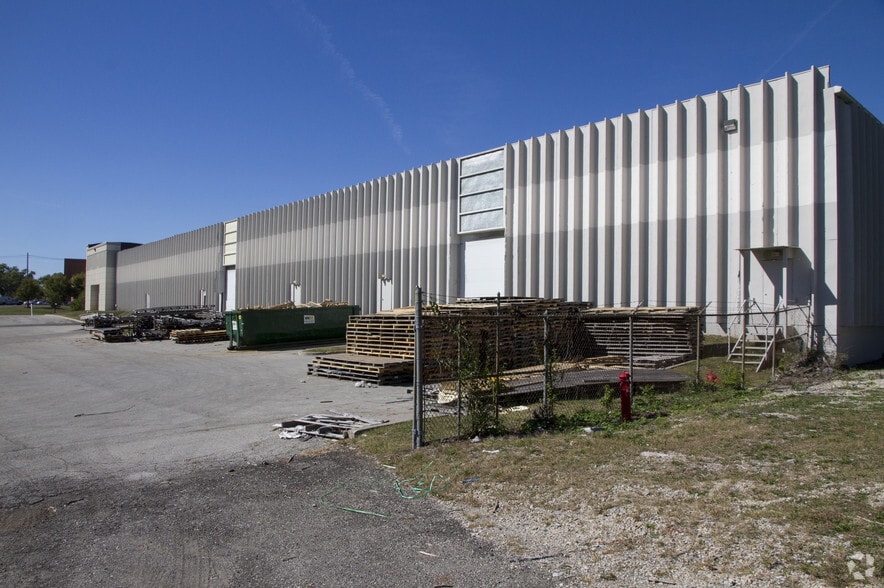 2660 Fisher Rd, Columbus, OH for lease - Building Photo - Image 3 of 5
