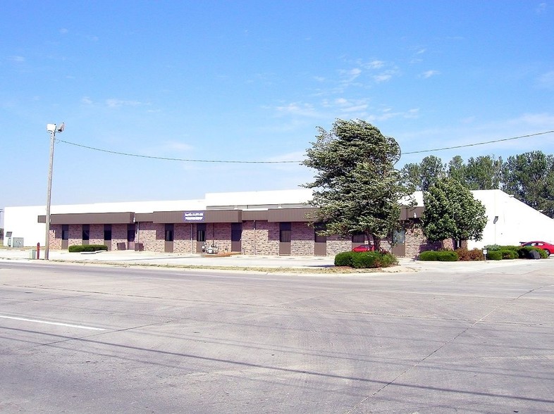 2101 35th St, Council Bluffs, IA for sale - Building Photo - Image 1 of 1