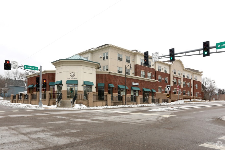900 Robert St S, Saint Paul, MN for lease - Building Photo - Image 1 of 1