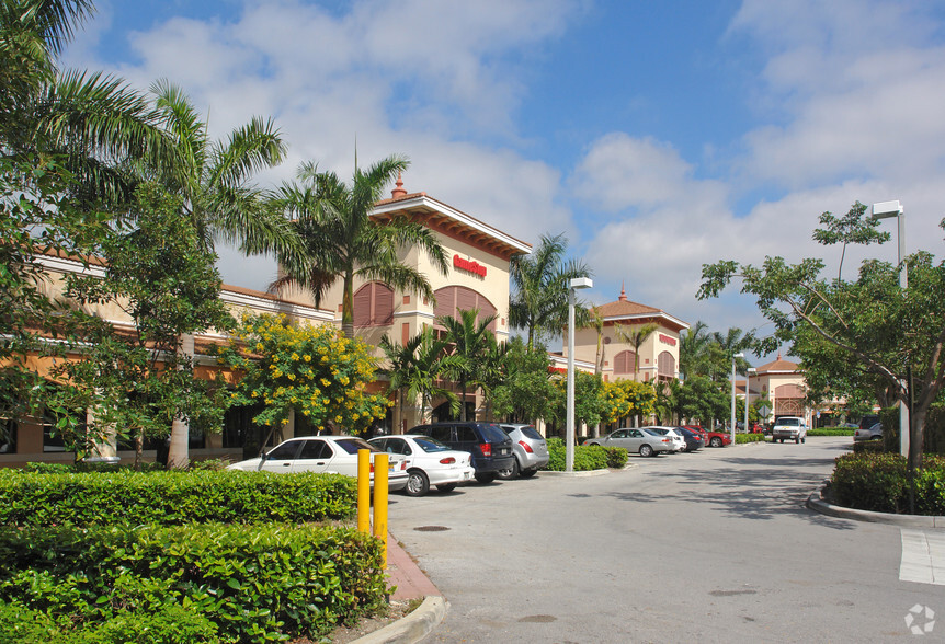 109-199 Weston Rd, Weston, FL for lease - Primary Photo - Image 1 of 7