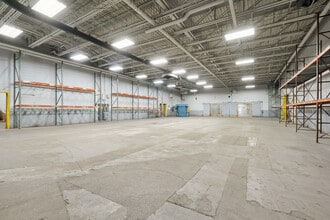 3355 Agency St, Burlington, IA for lease Interior Photo- Image 1 of 9