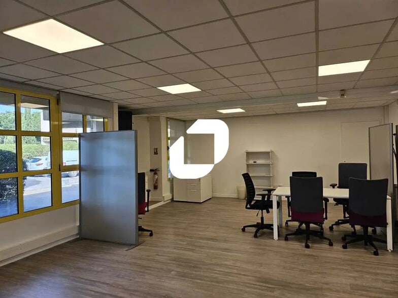 Office in Montpellier for lease - Interior Photo - Image 2 of 18