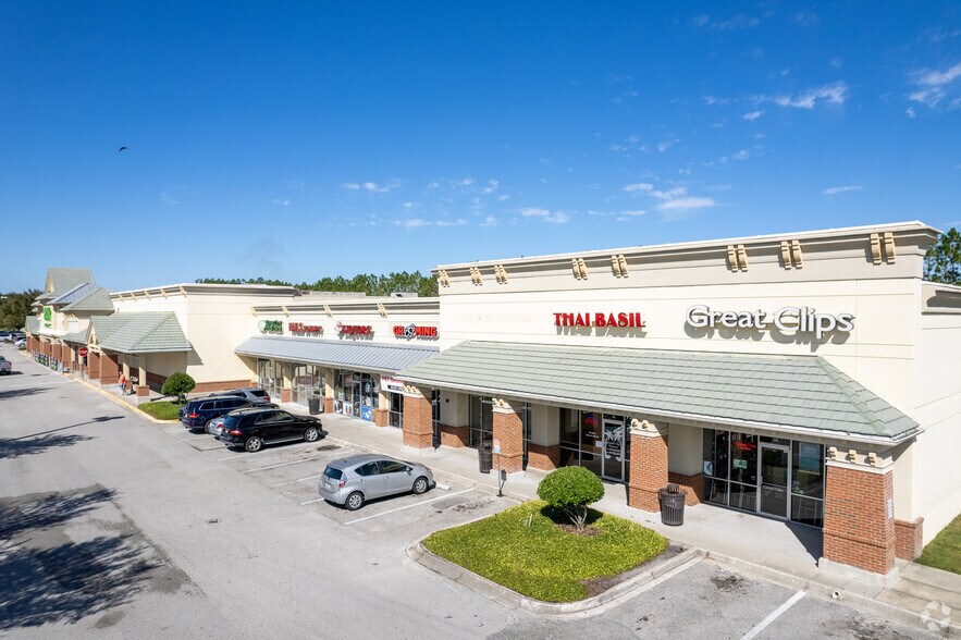 Oakleaf Plantation Pky, Jacksonville, FL 32223