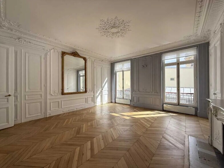 Office in Paris for lease - Interior Photo - Image 3 of 15
